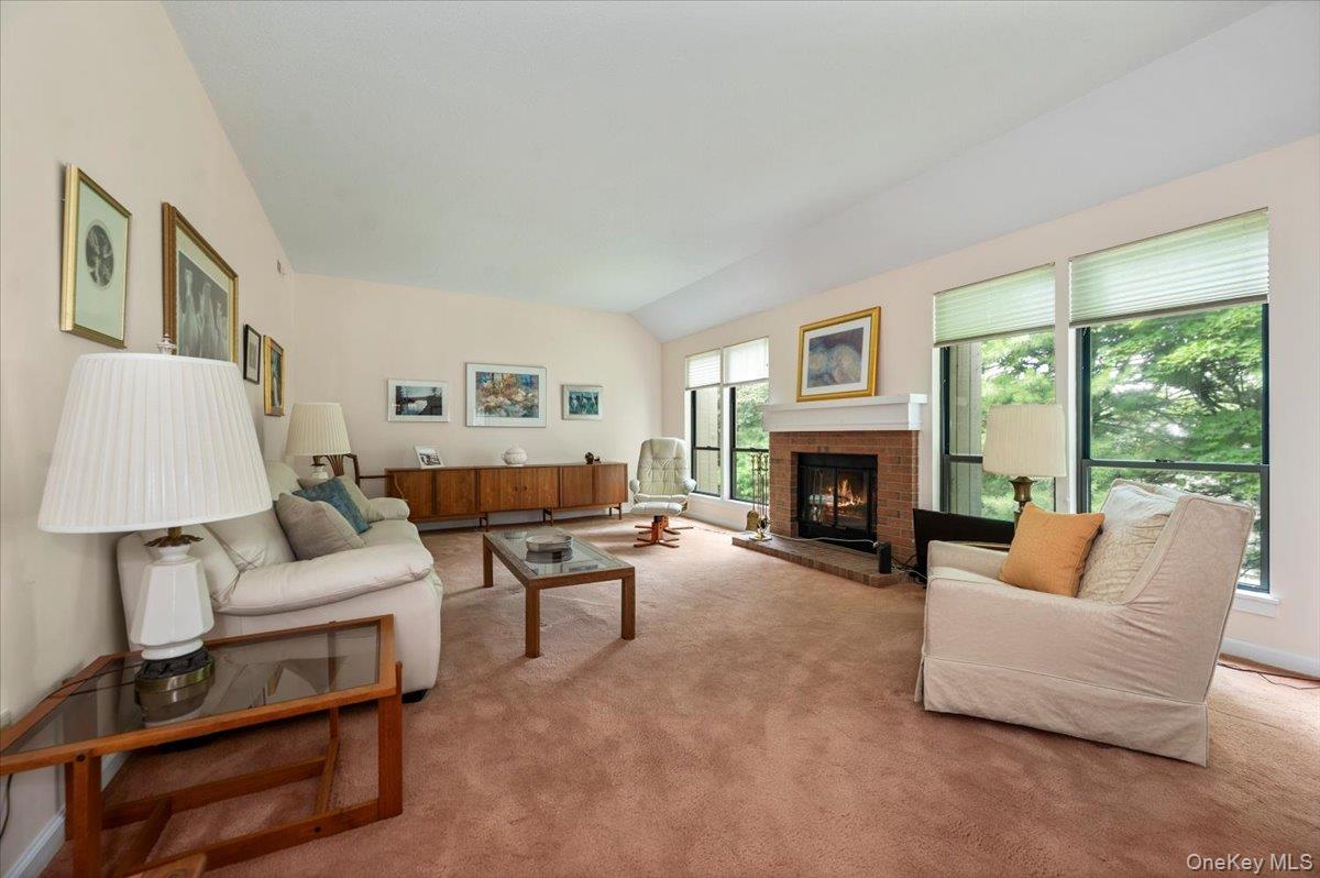 456 Heritage Hills, Unit B photo 5