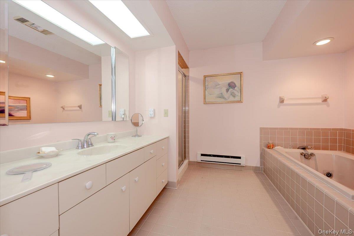 456 Heritage Hills, Unit B photo 15