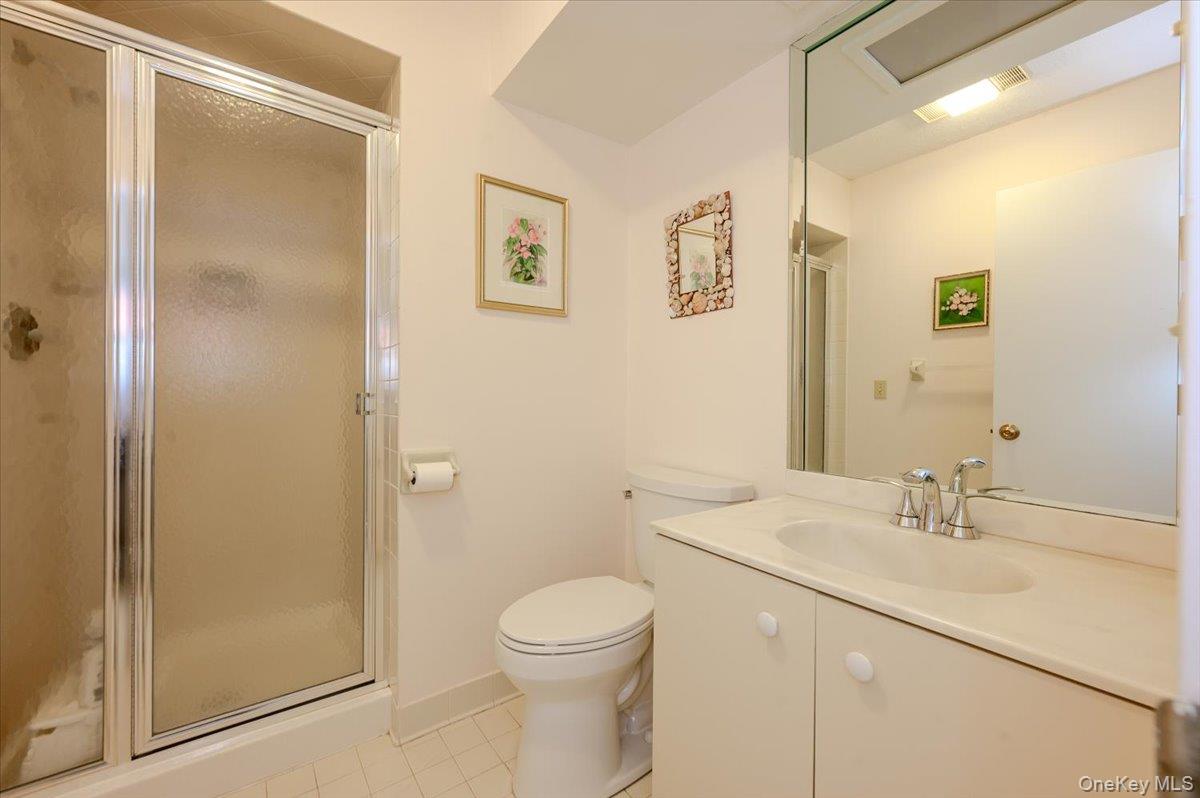 456 Heritage Hills, Unit B photo 17