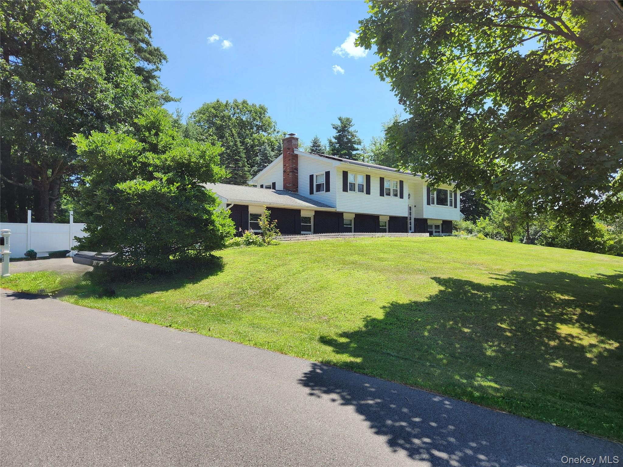 6006 Marion Boulevard – For Sale
