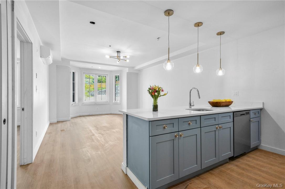 139 Fifth Avenue, Unit 4a photo 4