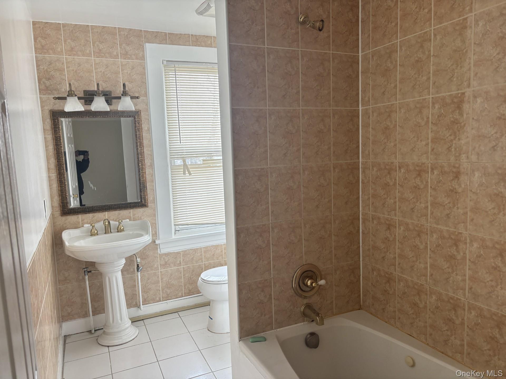 9 Myrtle Street, Unit 2 photo 5