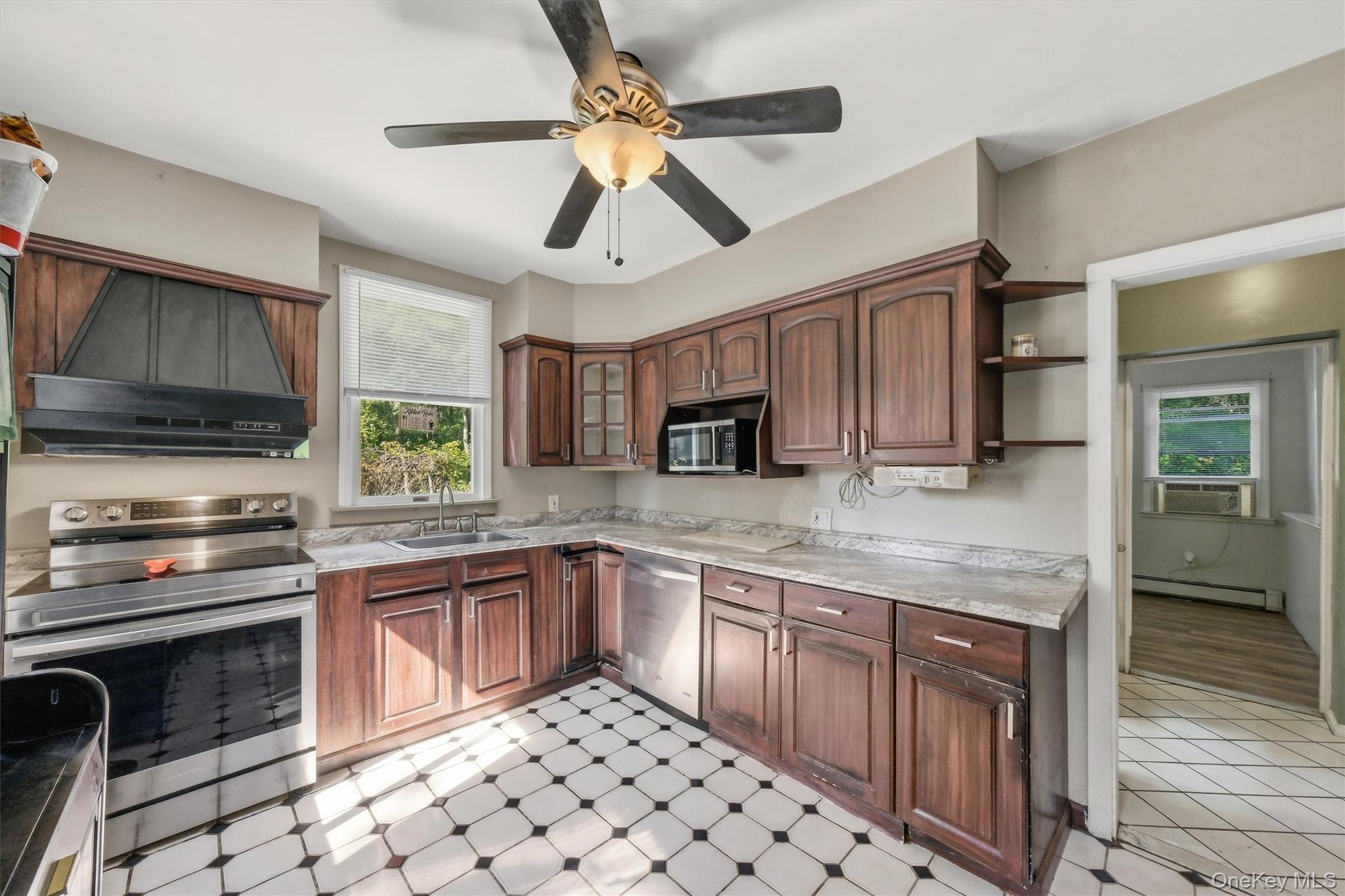 101 Elm Street – For Sale photo 2