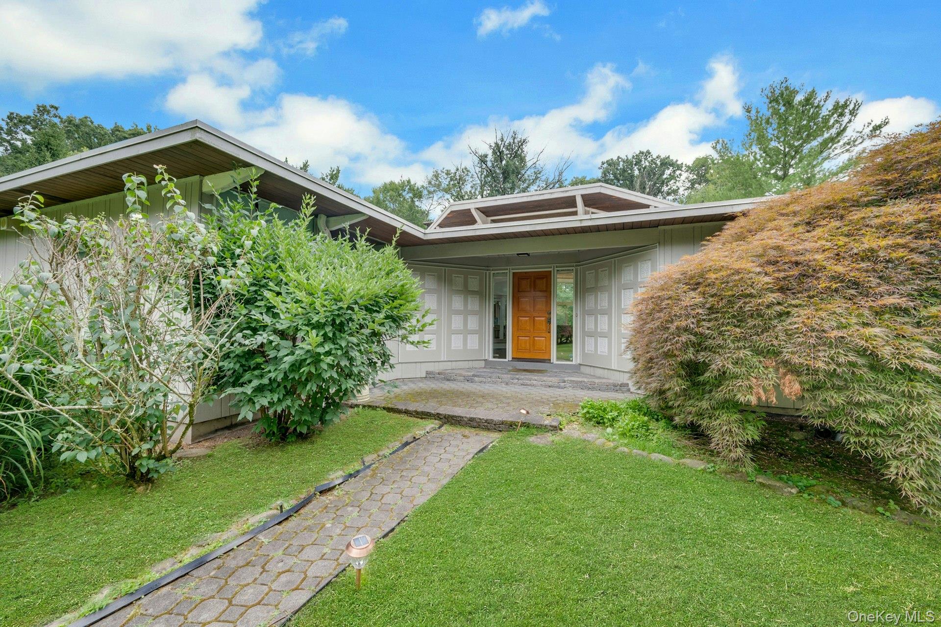 107 Holly Place – For Rent photo 2