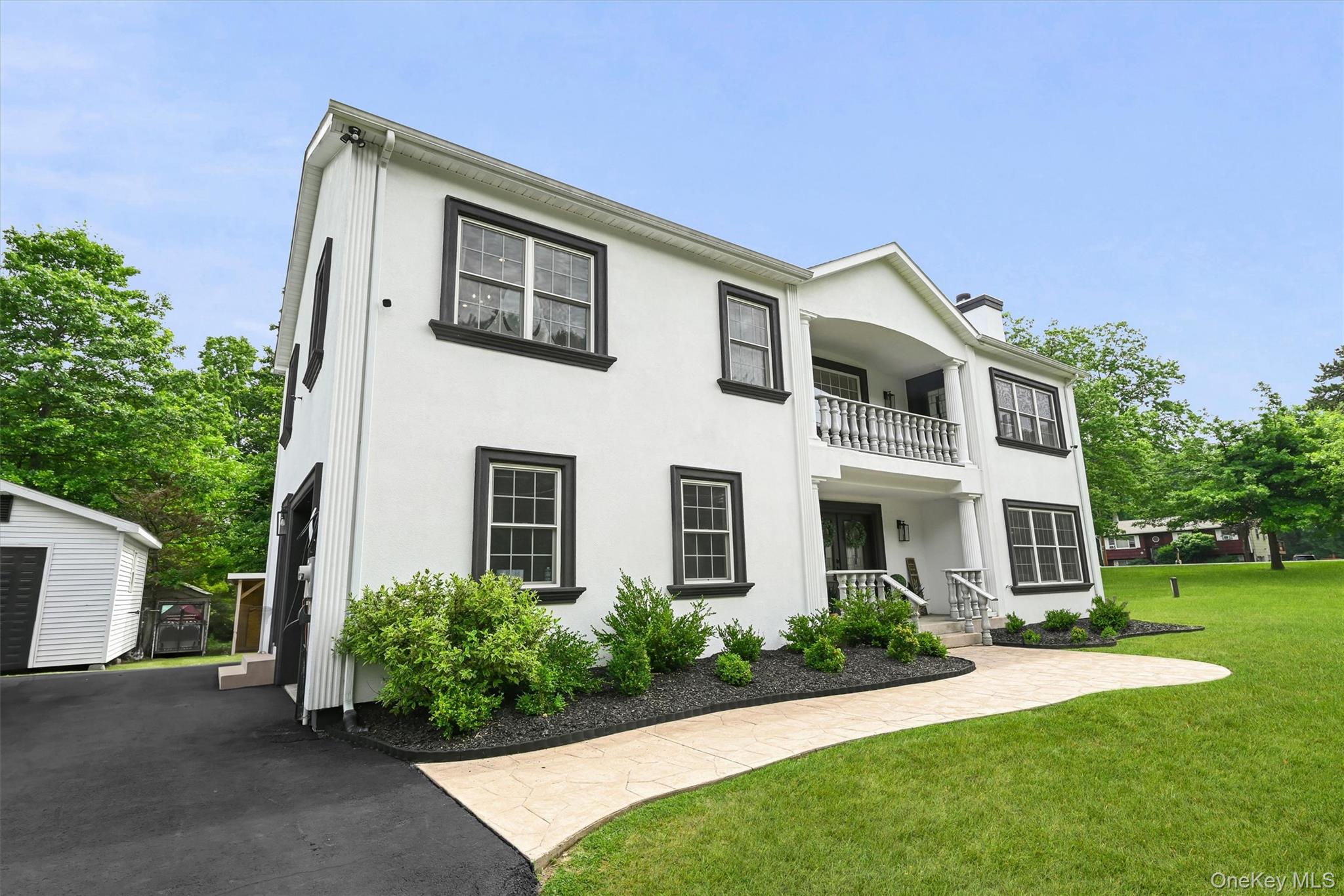 8 Darmstadter Road – For Sale photo 2