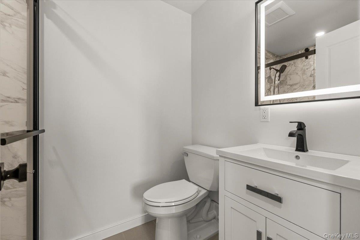 100 Broadway W, Unit 4T photo 16