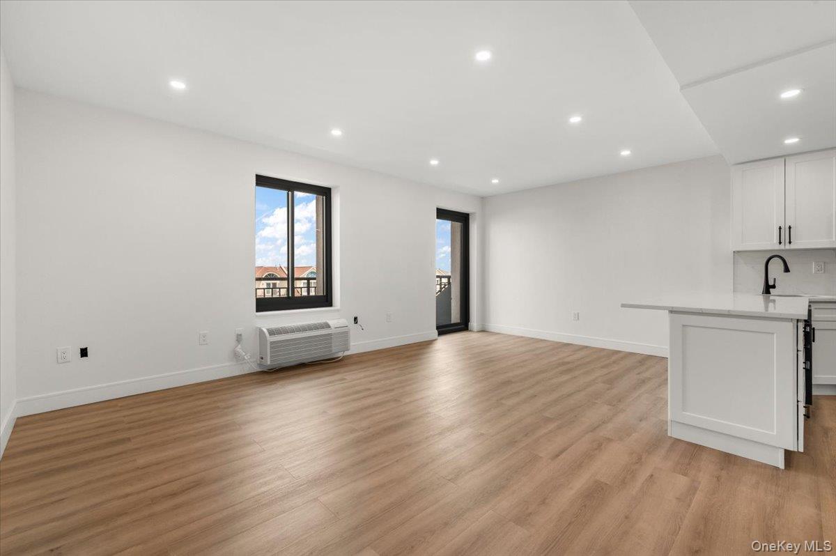 100 Broadway W, Unit 4T photo 8
