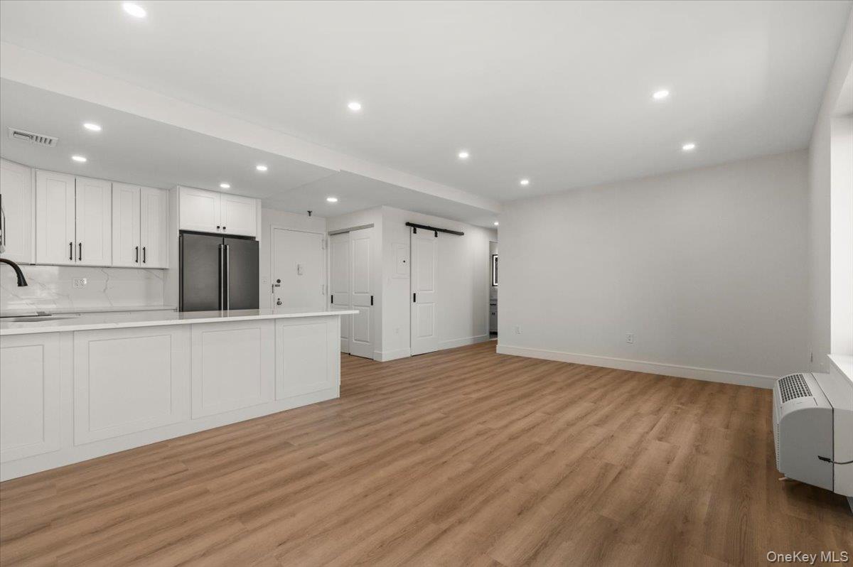 100 Broadway W, Unit 4T photo 15