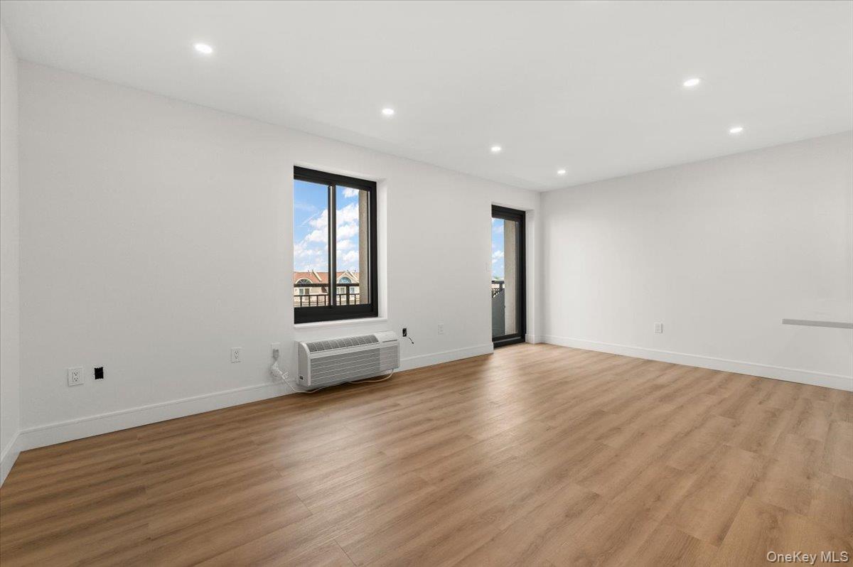 100 Broadway W, Unit 4T photo 9