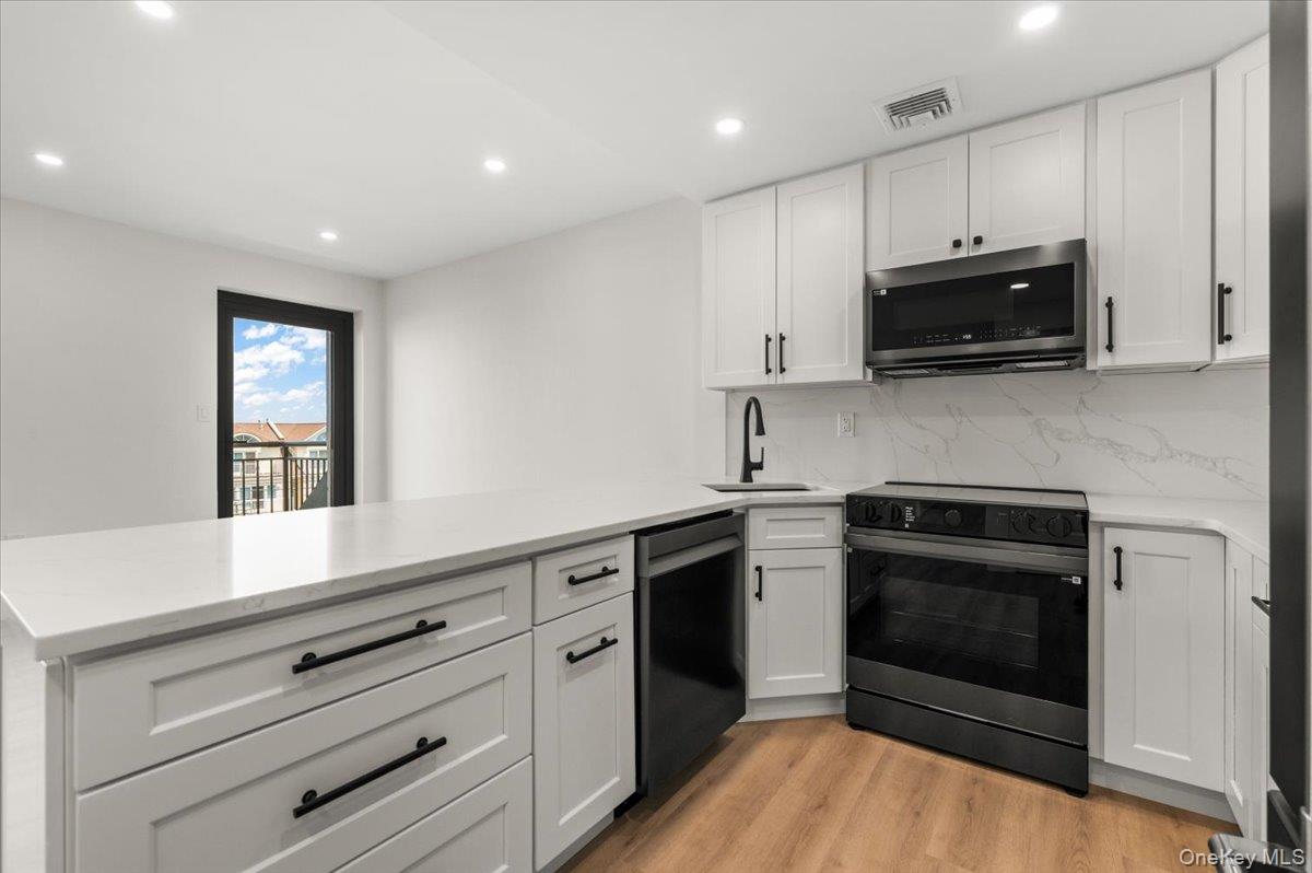 100 Broadway W, Unit 4T photo 6