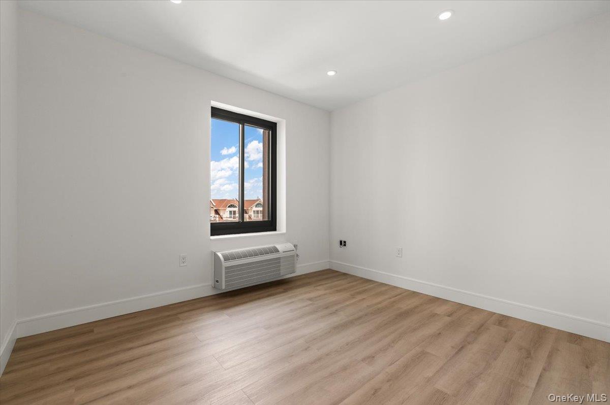 100 Broadway W, Unit 4T photo 19