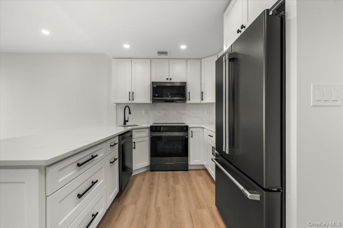 100 Broadway W, Unit 4T photo 2