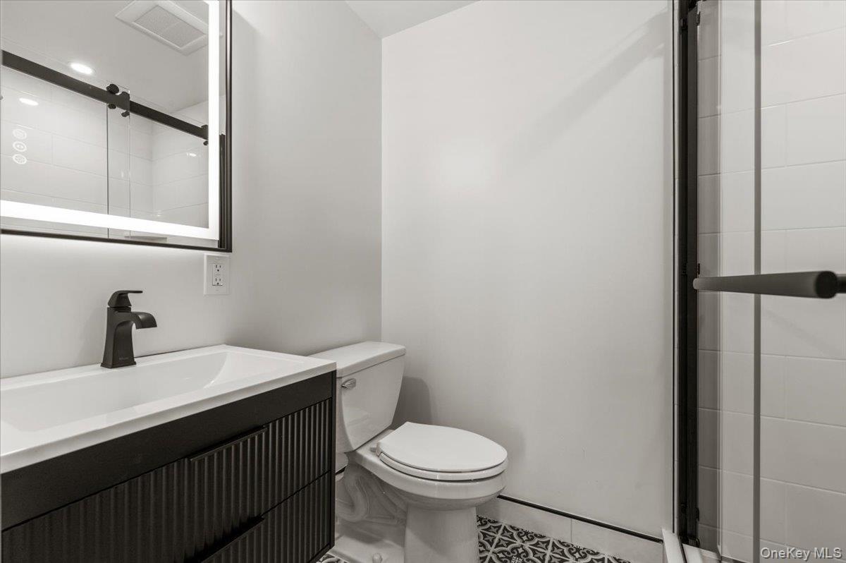 100 Broadway W, Unit 4T photo 20