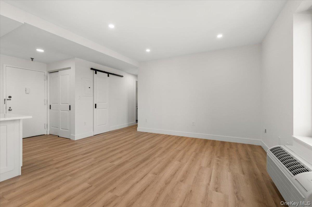 100 Broadway W, Unit 4T photo 14