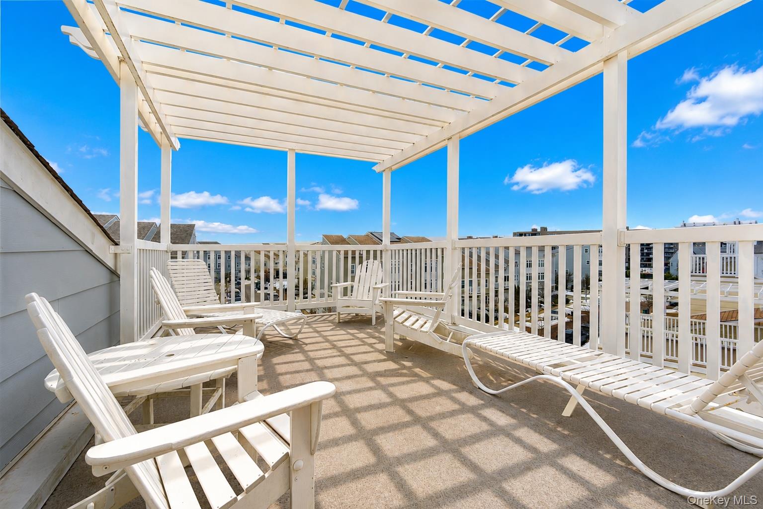 6428 Ocean Avenue S – For Sale photo 2