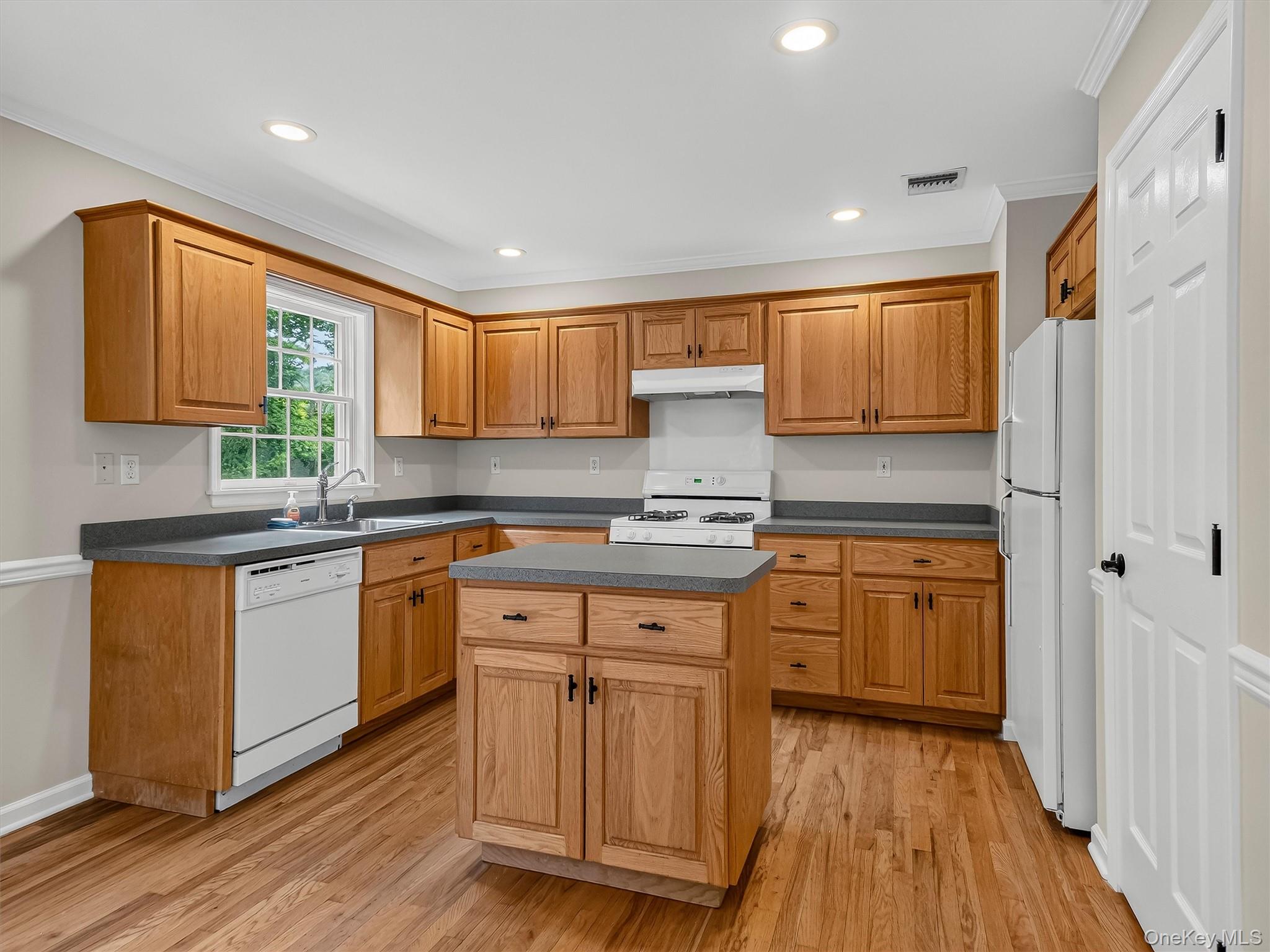 7 East Place – For Sale photo 13
