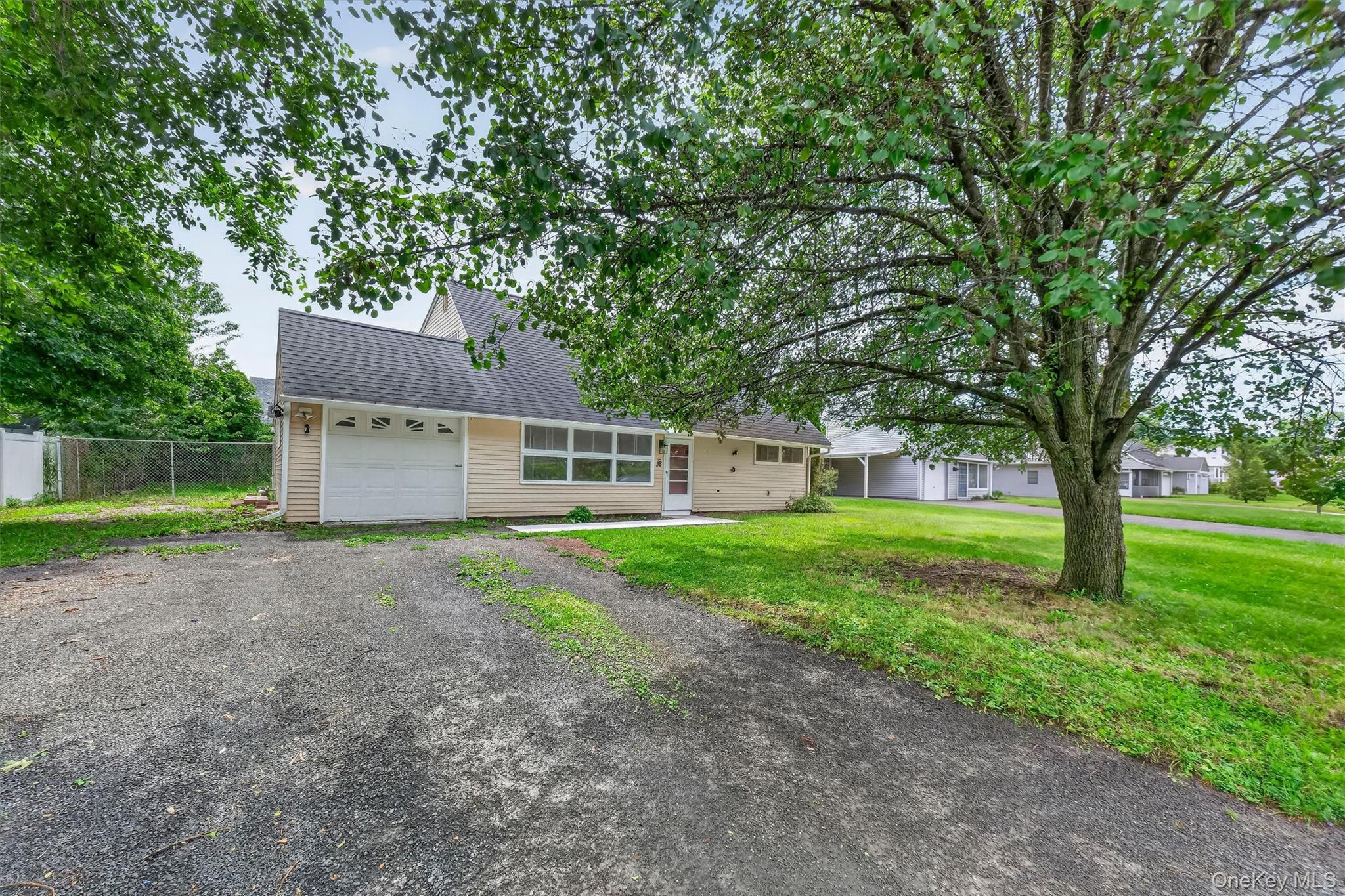 38 Indian Springs Lane – For Sale photo 2