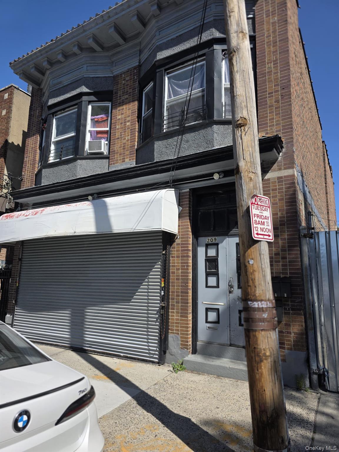 209 W 3rd Street – For Sale