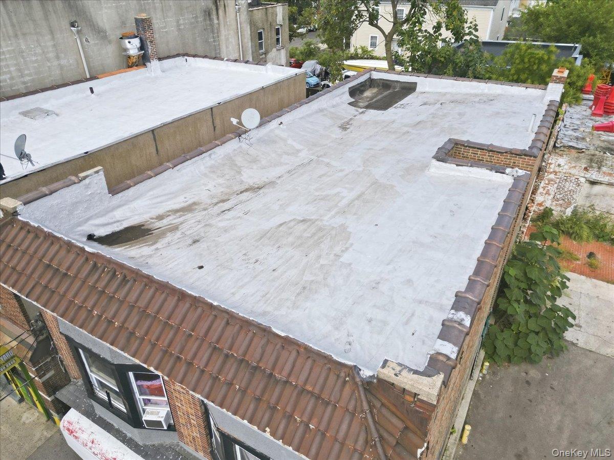 209 W 3rd Street – For Sale photo 16
