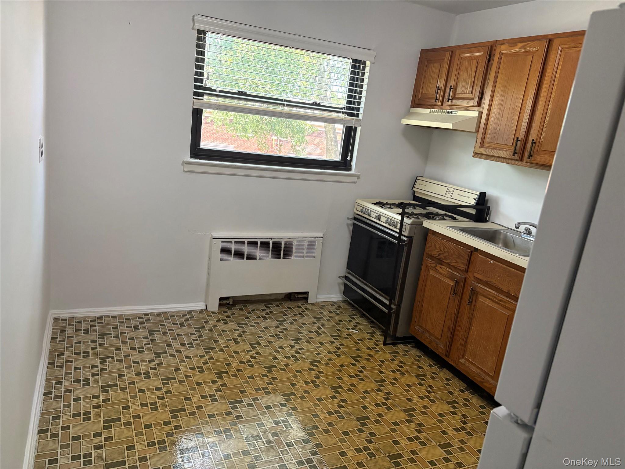 74-81 220th Street, Unit 2 photo 3