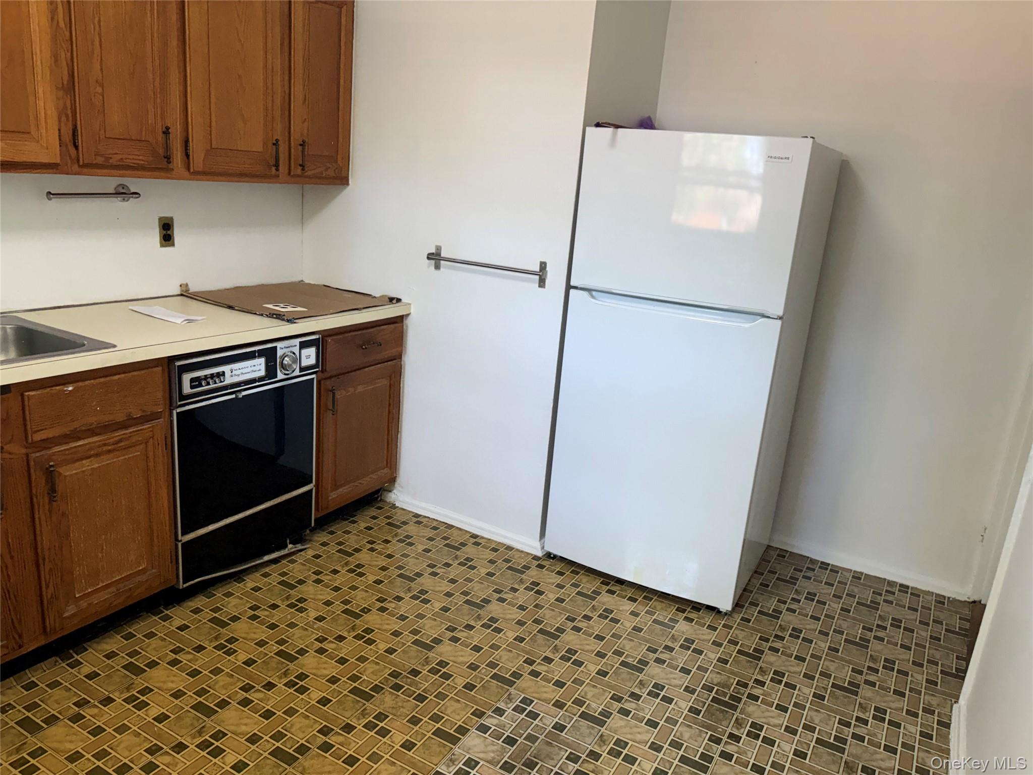 74-81 220th Street, Unit 2 photo 4