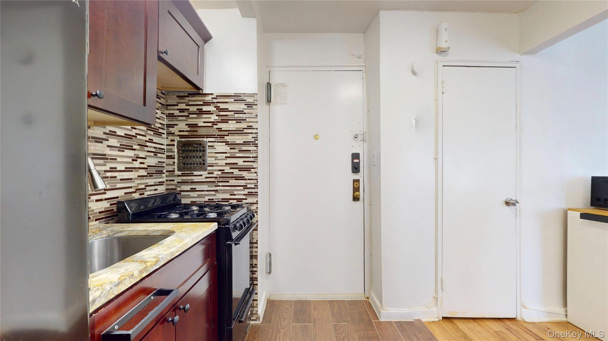 84-50 169th Street, Unit 319 photo 3