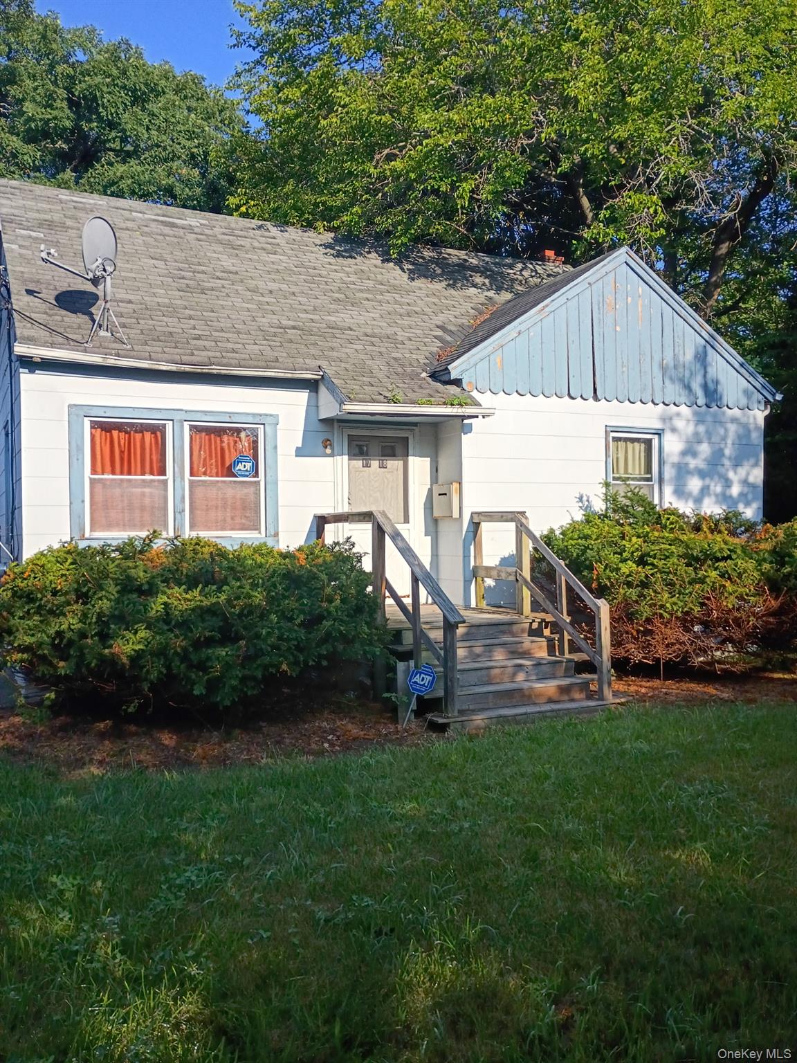 1718 N Gardiner Drive – For Sale