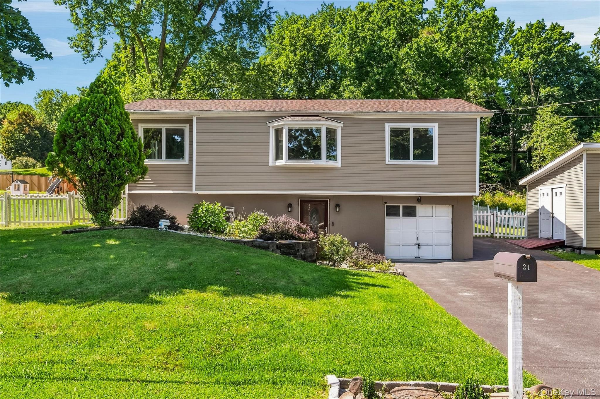 21 Trotting Drive – For Sale photo 4