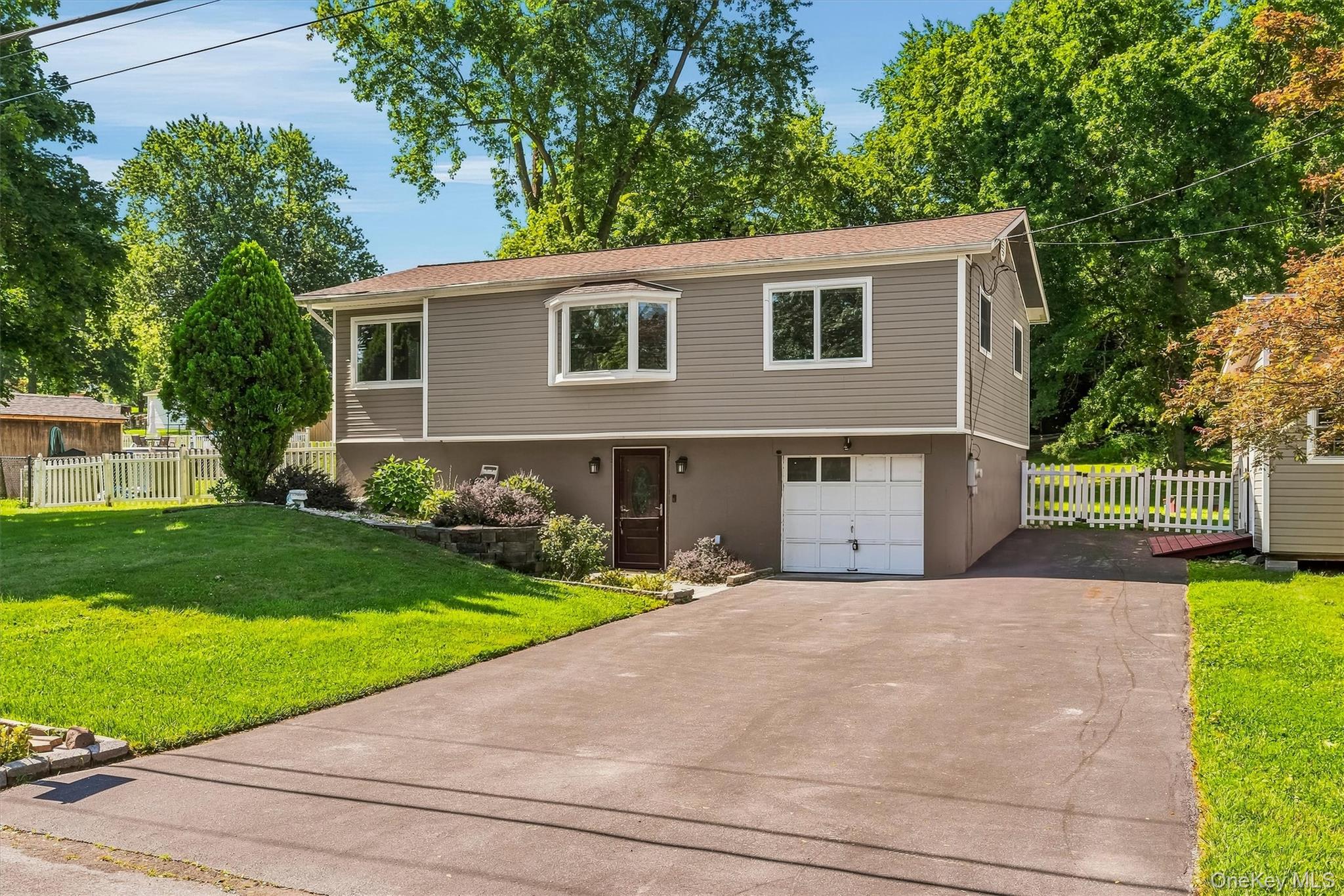 21 Trotting Drive – For Sale photo 3