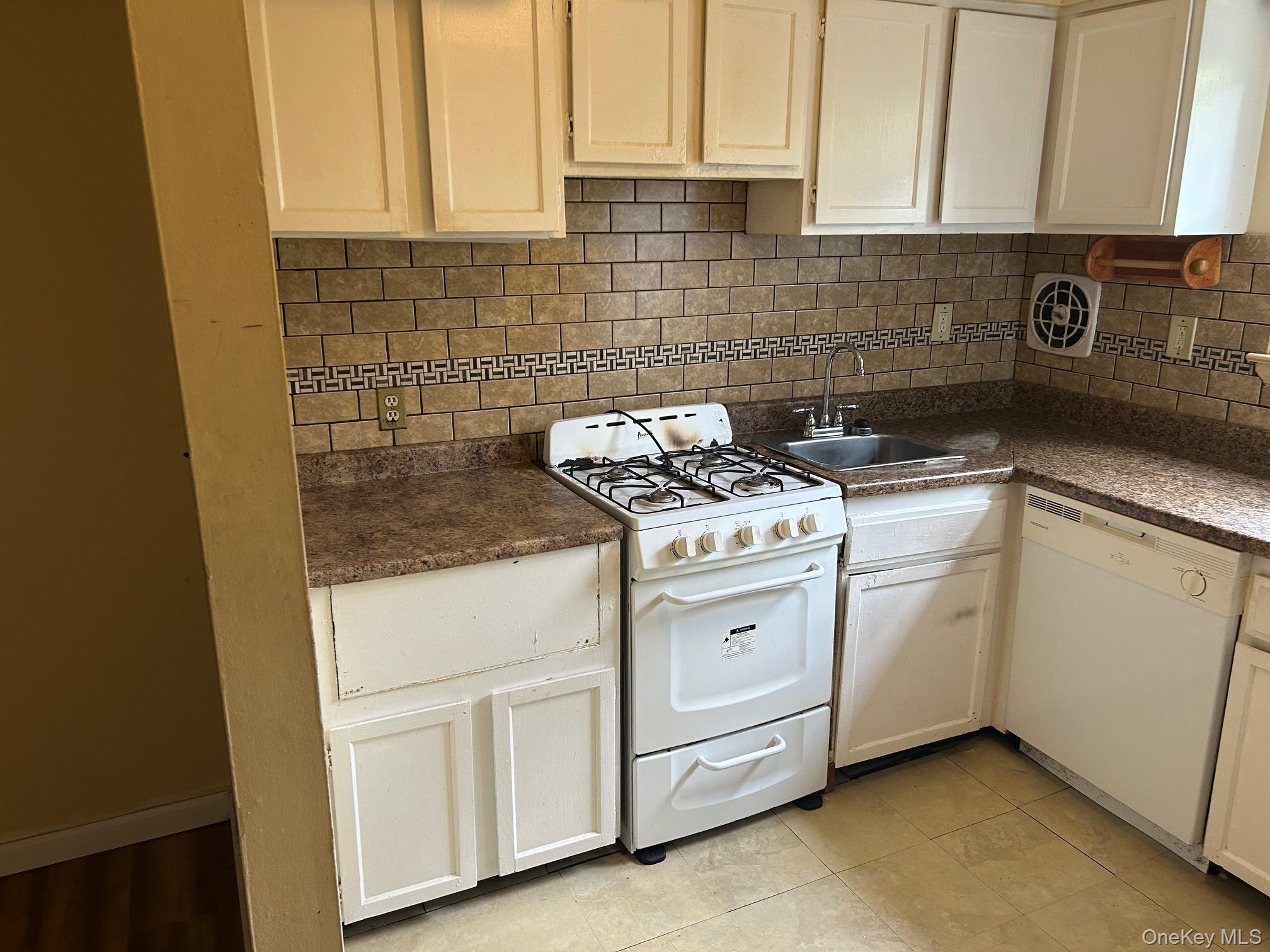 175 Sneden Place, Unit 175 photo 4