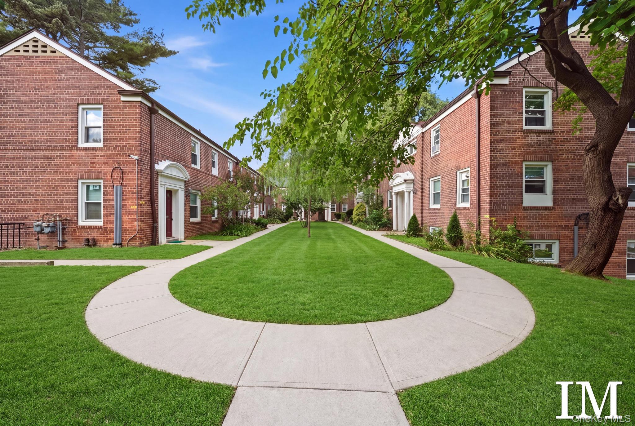 147-47 Charter, Unit 22 B photo 2