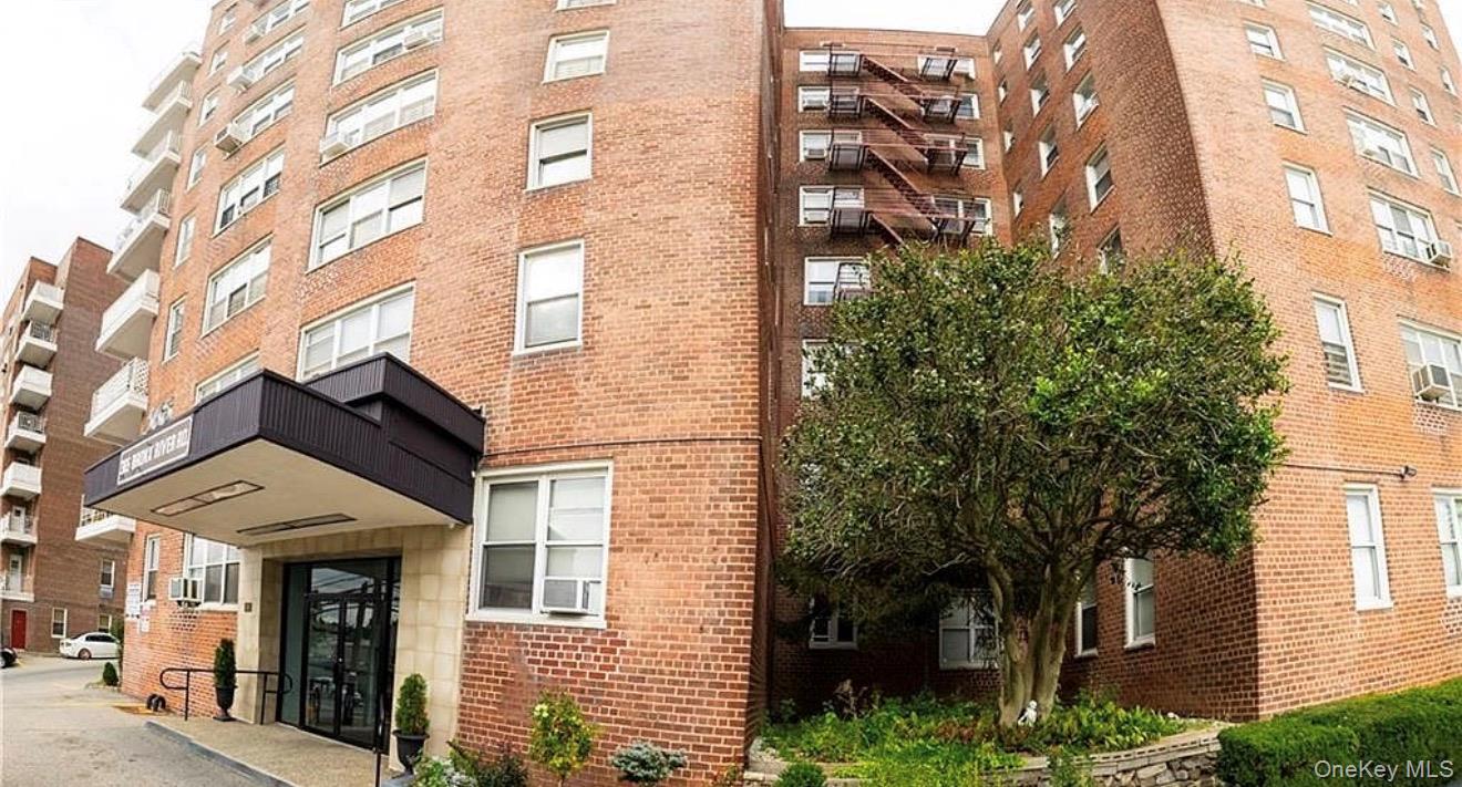 365 Bronx River Road, Unit 4B photo 2