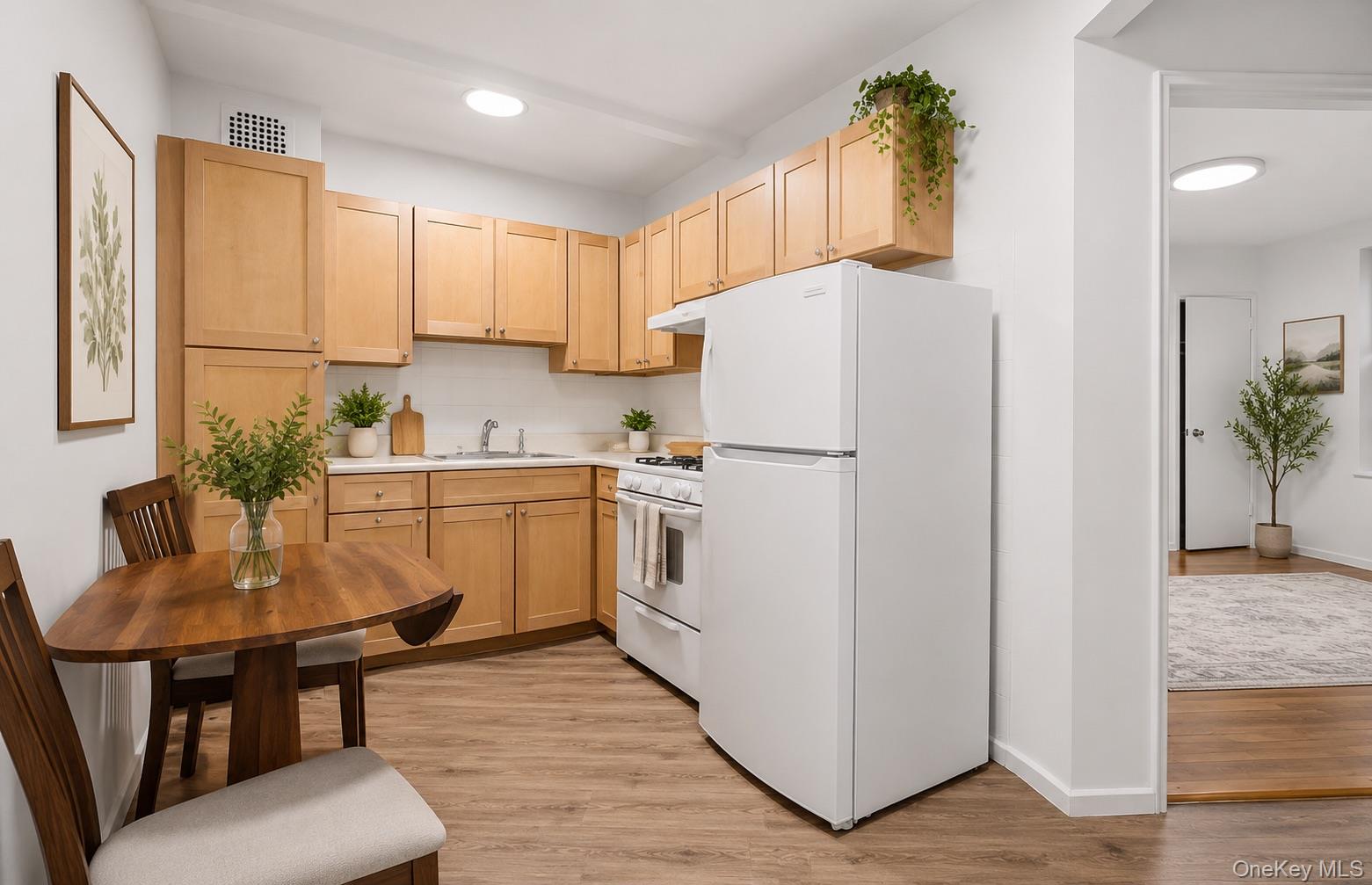 74-45 Yellowstone Boulevard, Unit 3D photo 3