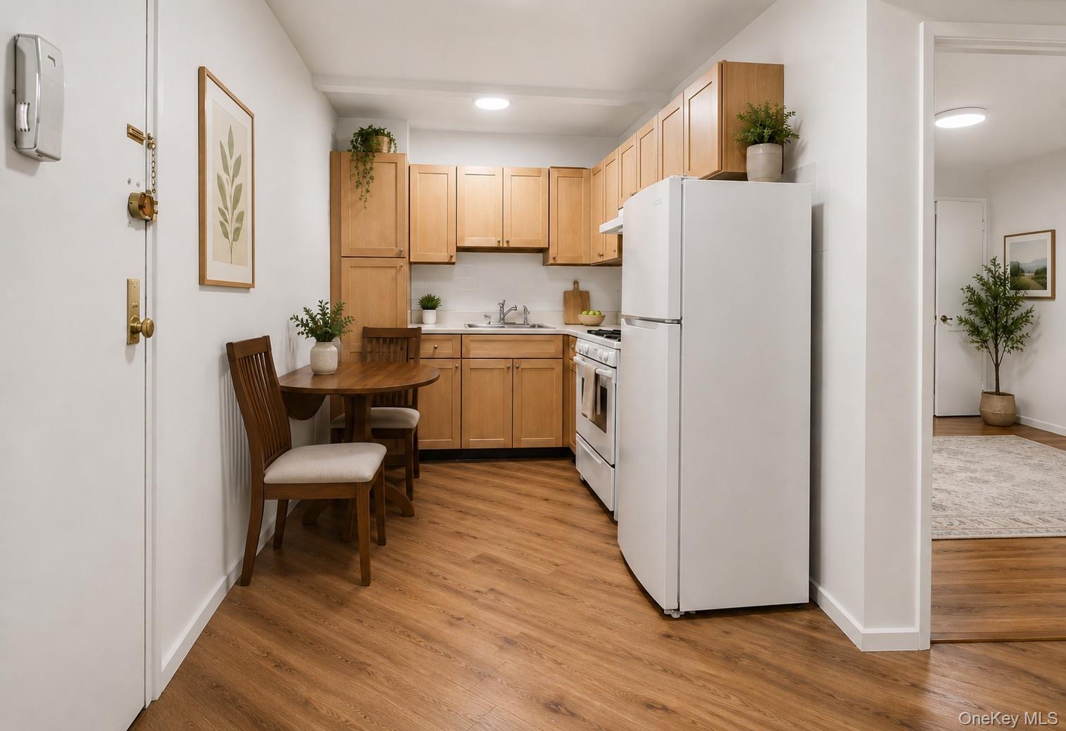 74-45 Yellowstone Boulevard, Unit 3D photo 4