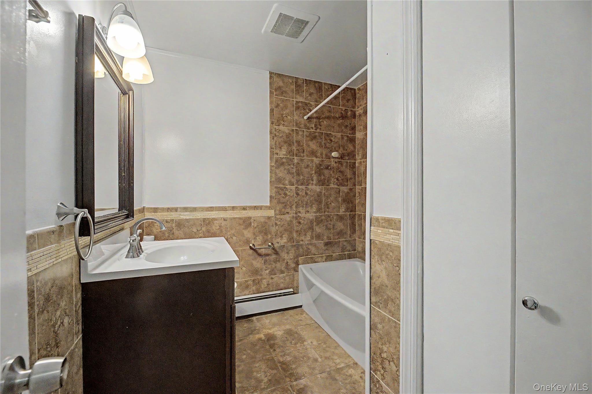 28 Roundhill Drive – For Rent photo 10