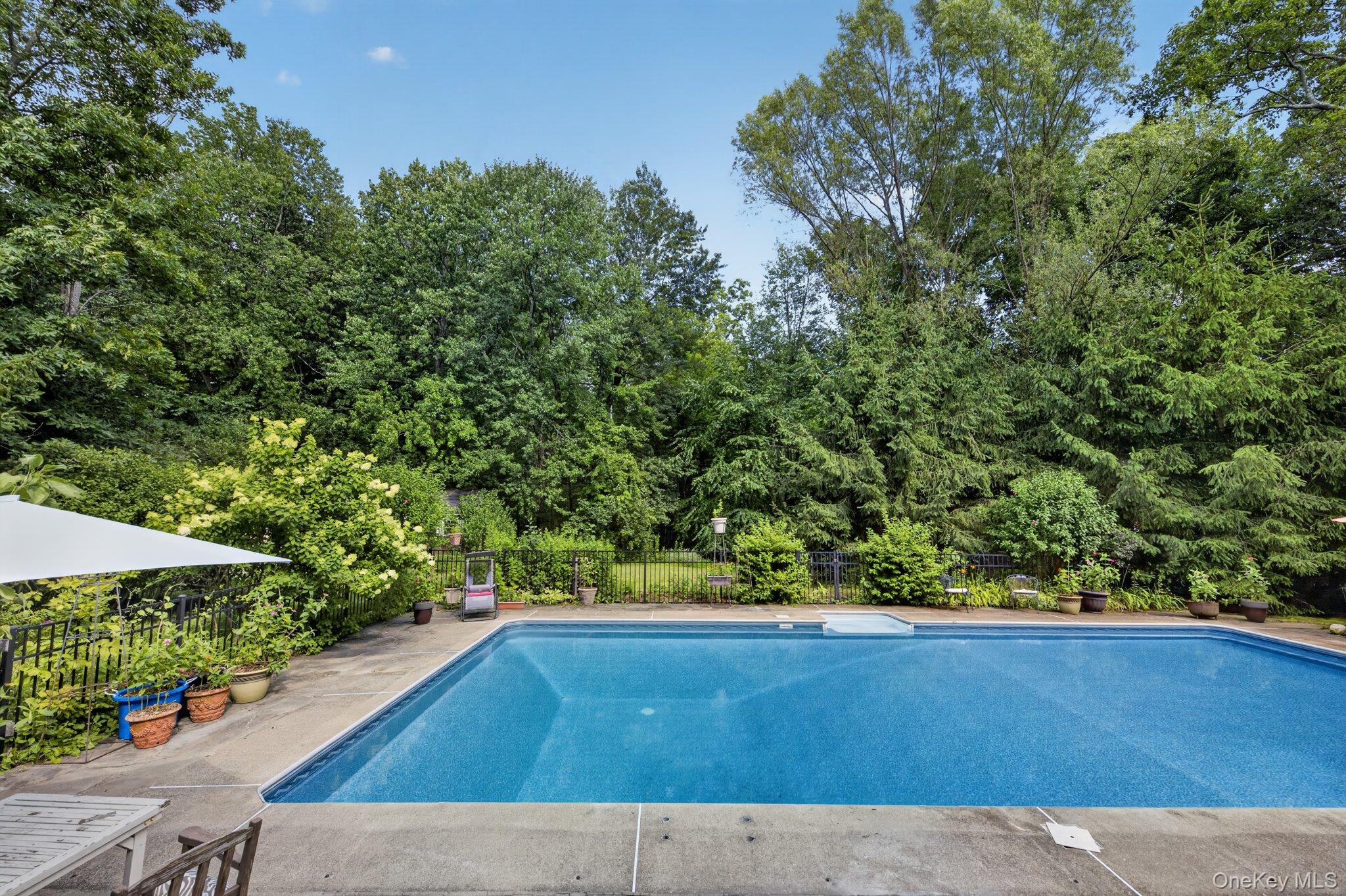 541 E Mountain Road N – For Sale photo 16
