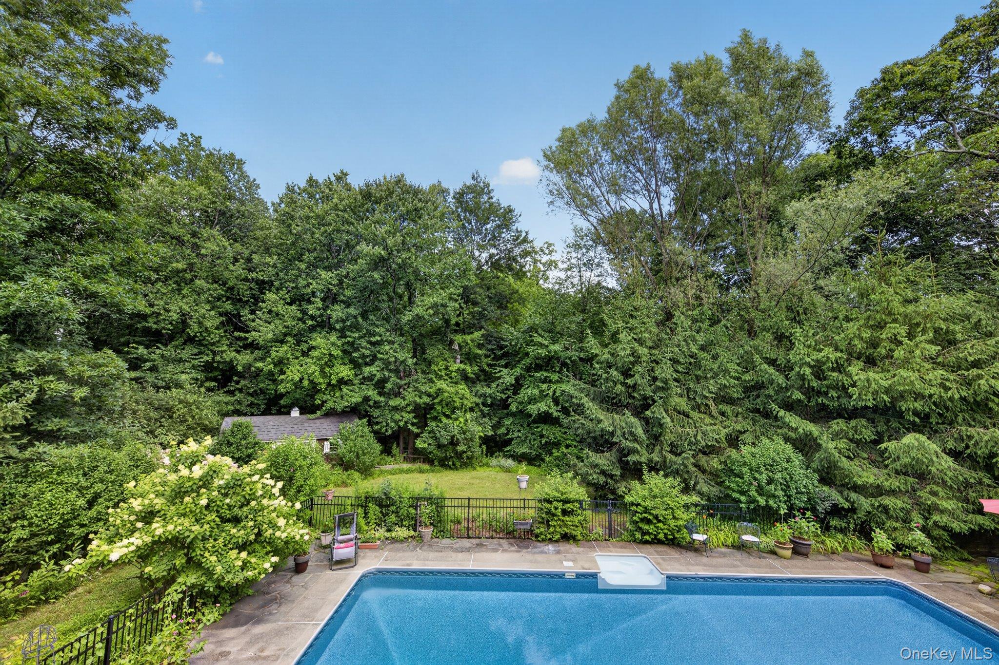 541 E Mountain Road N – For Sale photo 18