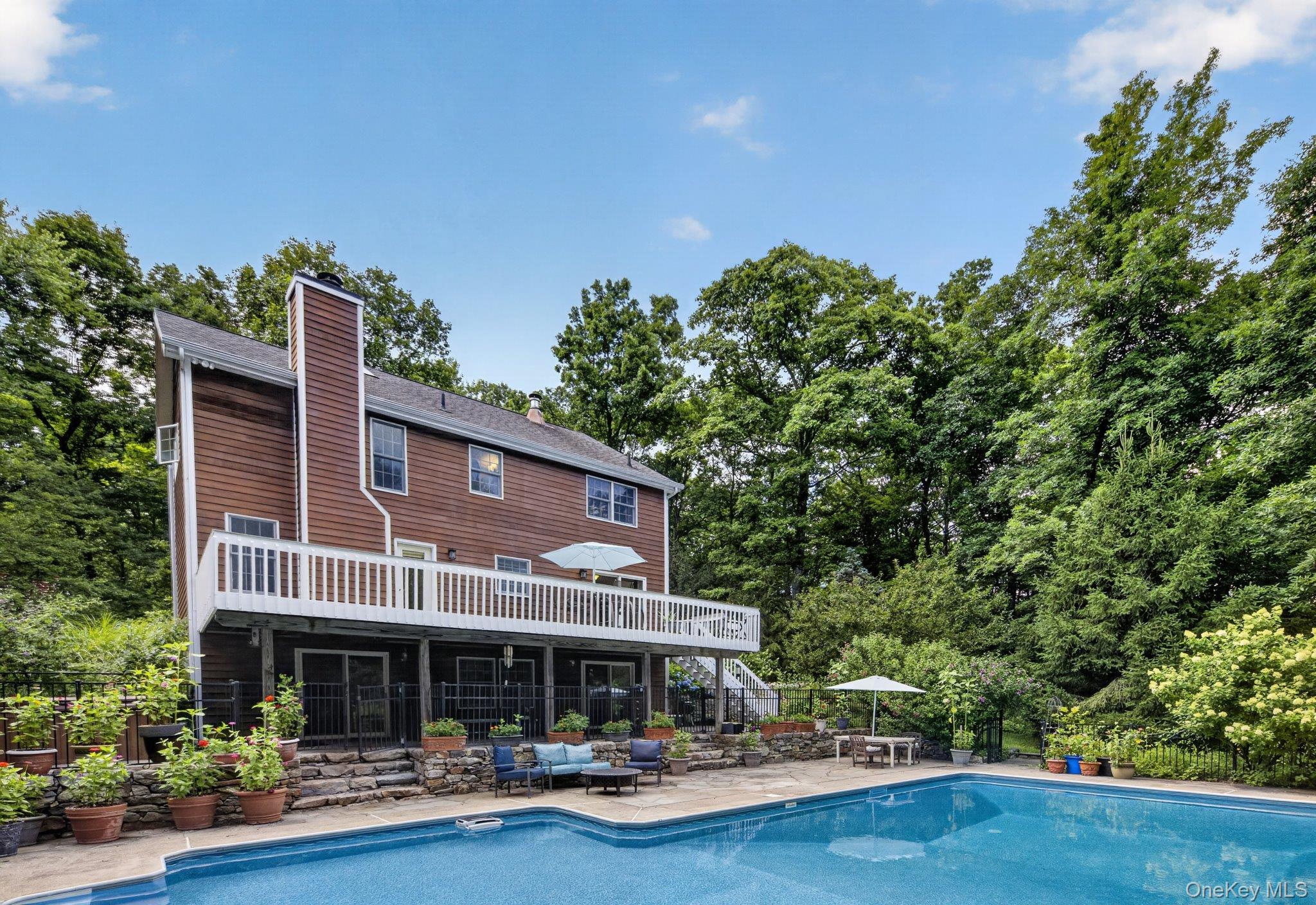 541 E Mountain Road N – For Sale photo 12