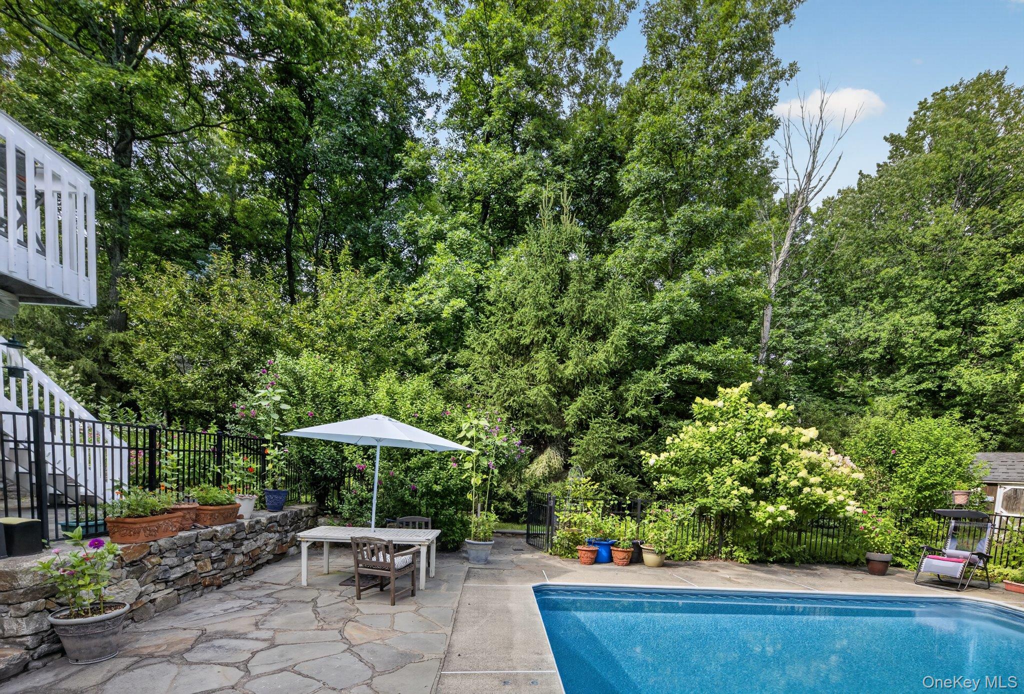 541 E Mountain Road N – For Sale photo 20