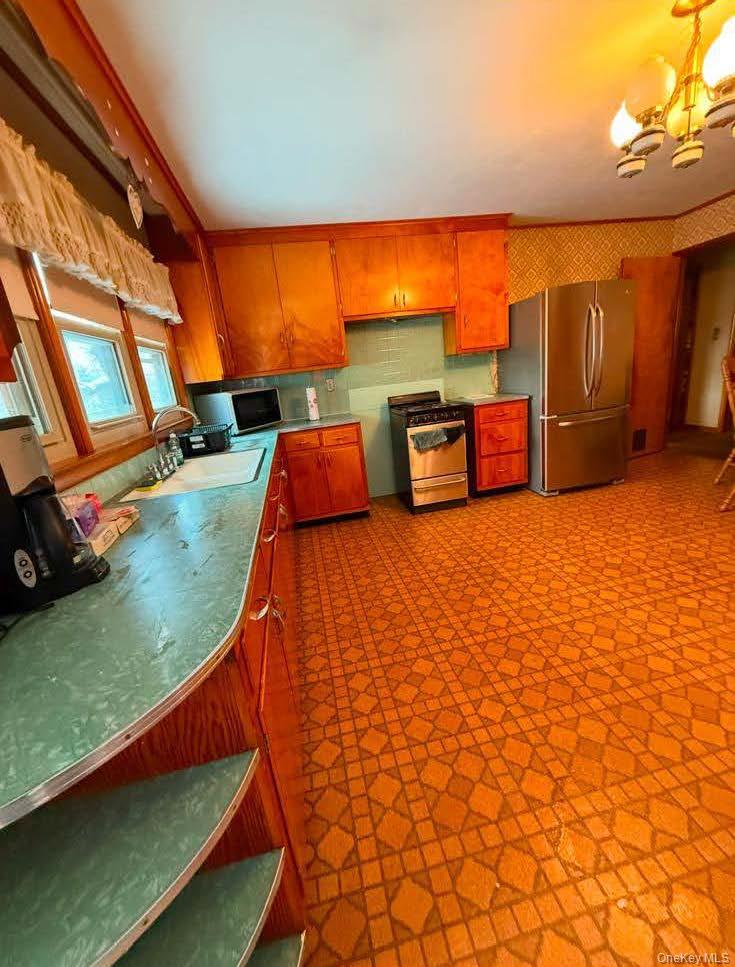 17 Allen Street – For Sale photo 13
