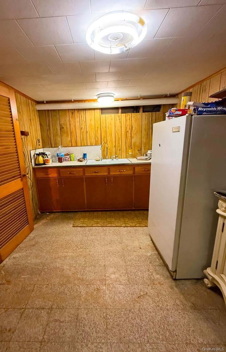 17 Allen Street – For Sale photo 29