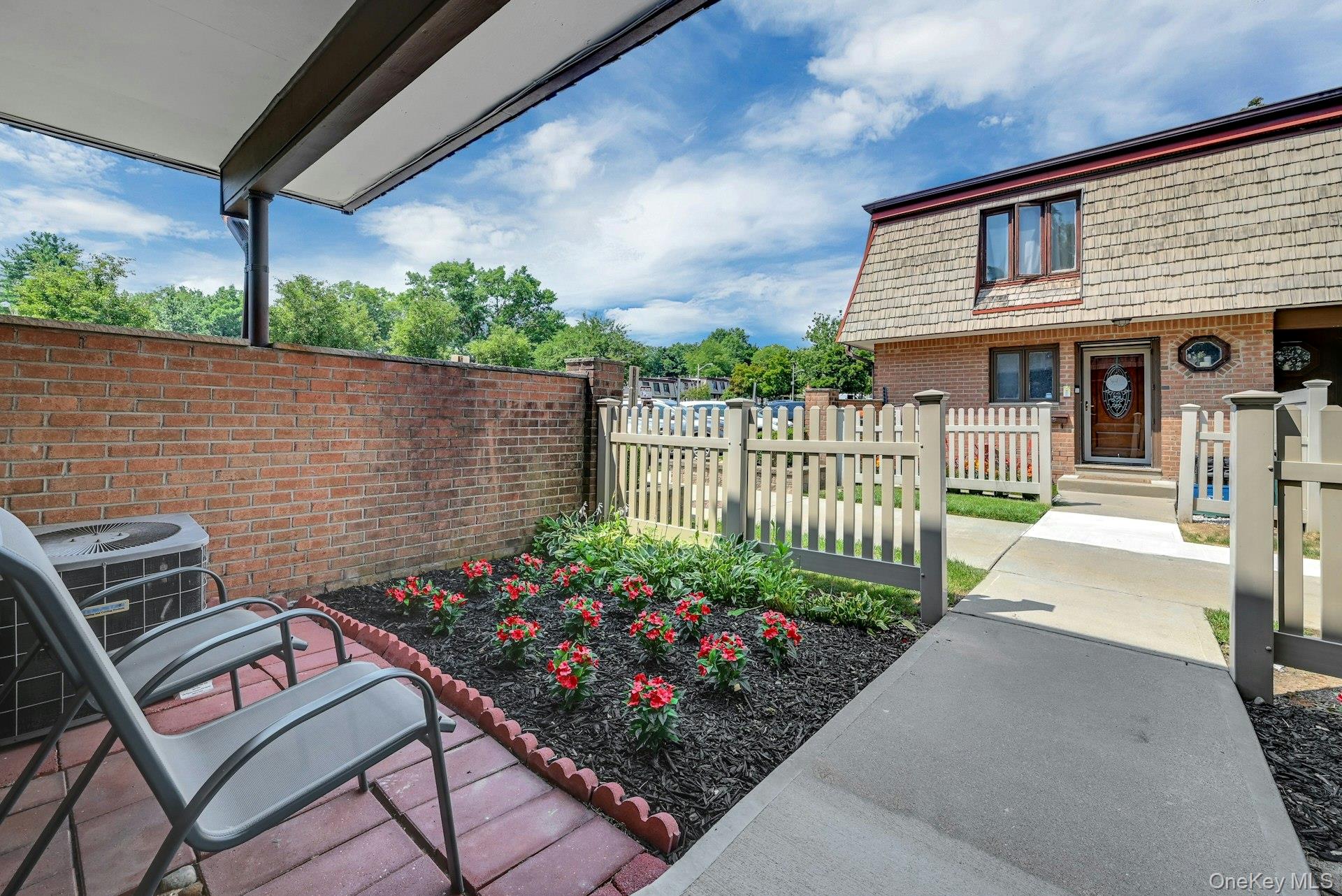 9 Heritage Drive, Unit A photo 2