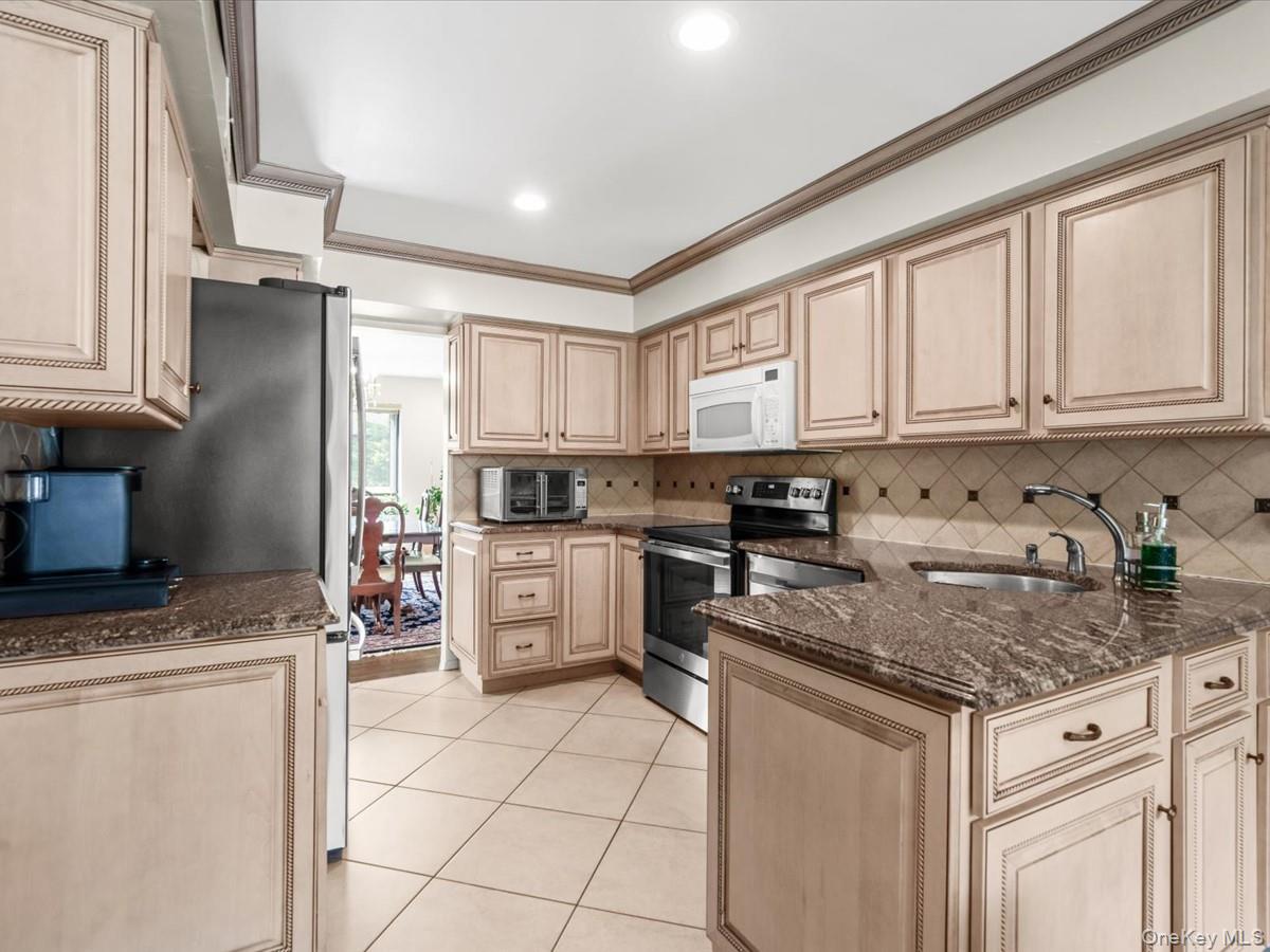 34 Windsor Gate Drive – For Sale photo 10