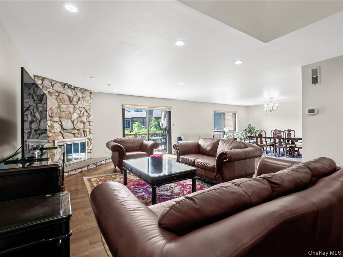 34 Windsor Gate Drive – For Sale photo 5