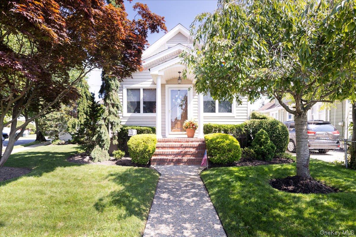 714 Wyckoff Avenue – For Sale