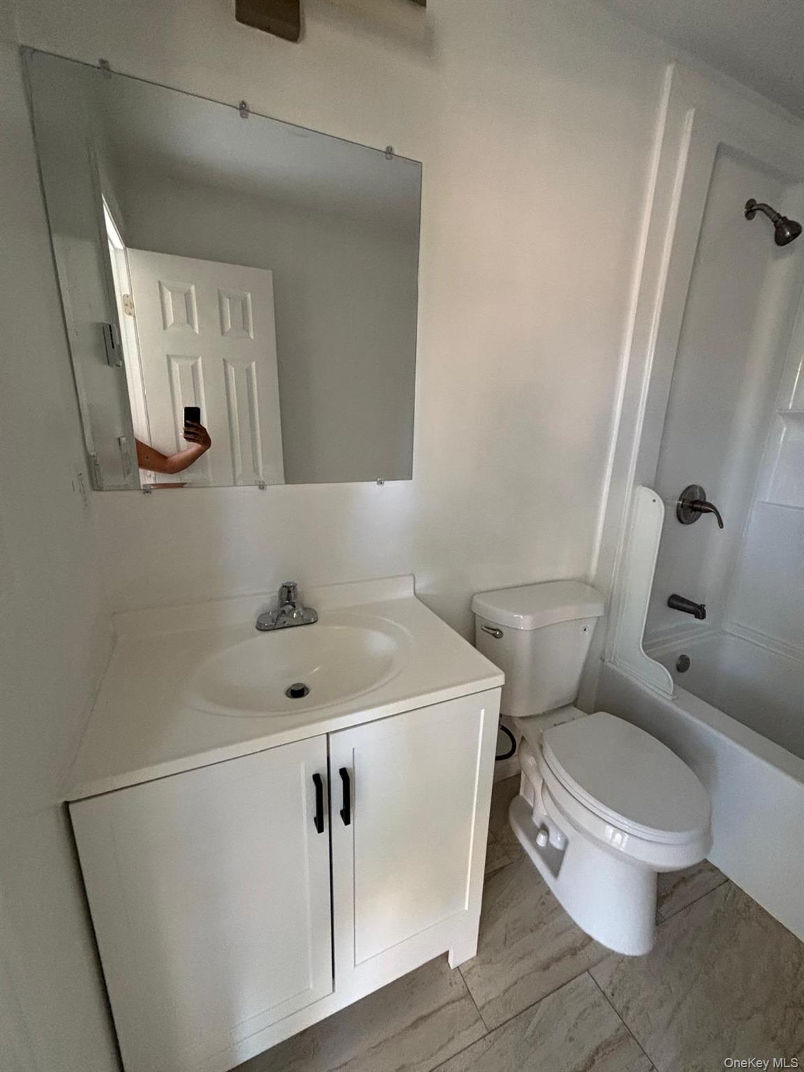 652 Bayview Avenue – For Rent photo 11