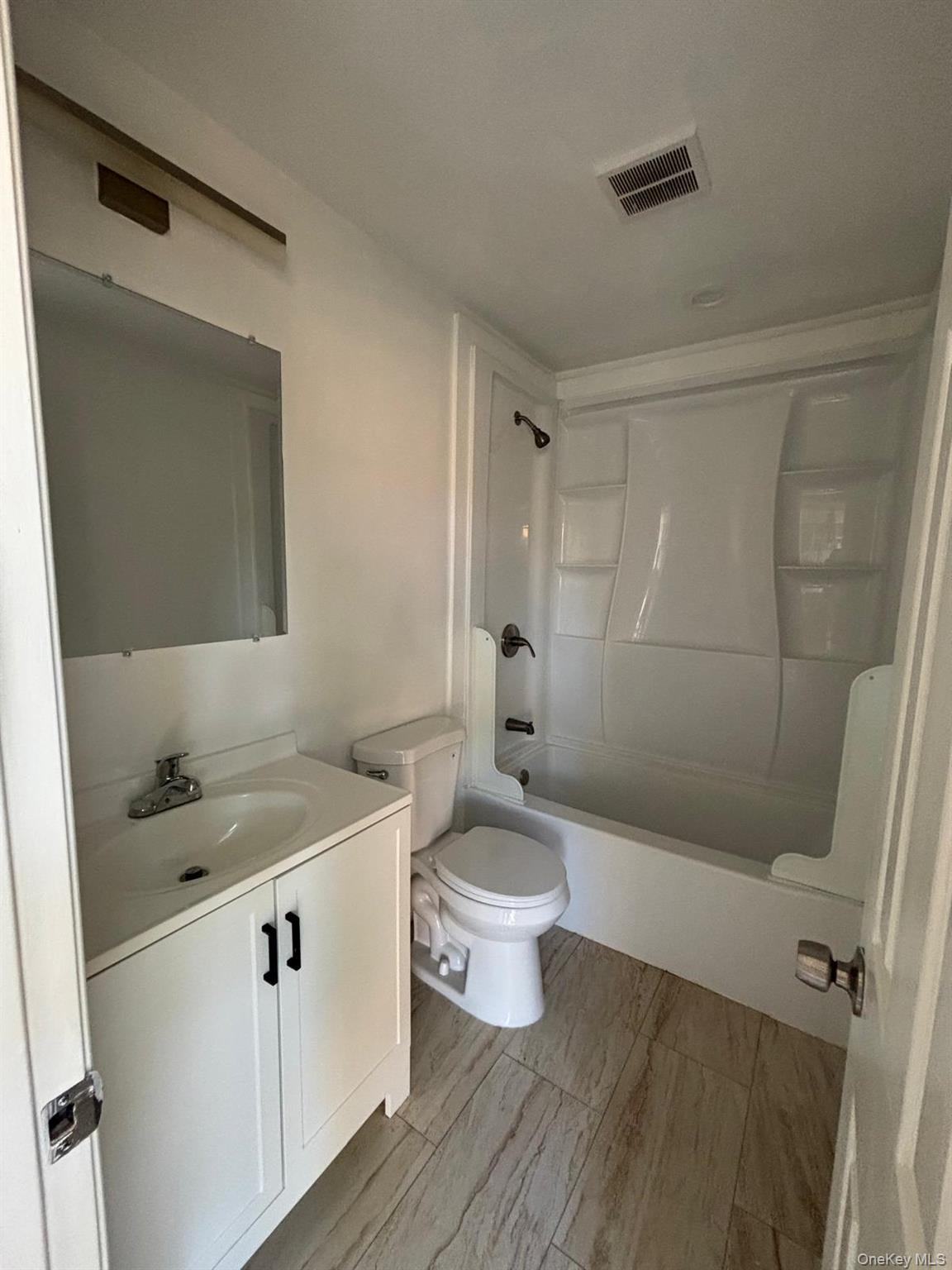 652 Bayview Avenue – For Rent photo 9