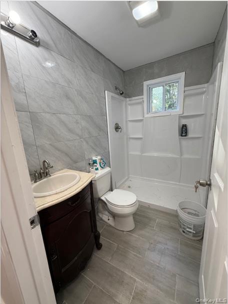 82 High Rock Road – For Sale photo 8
