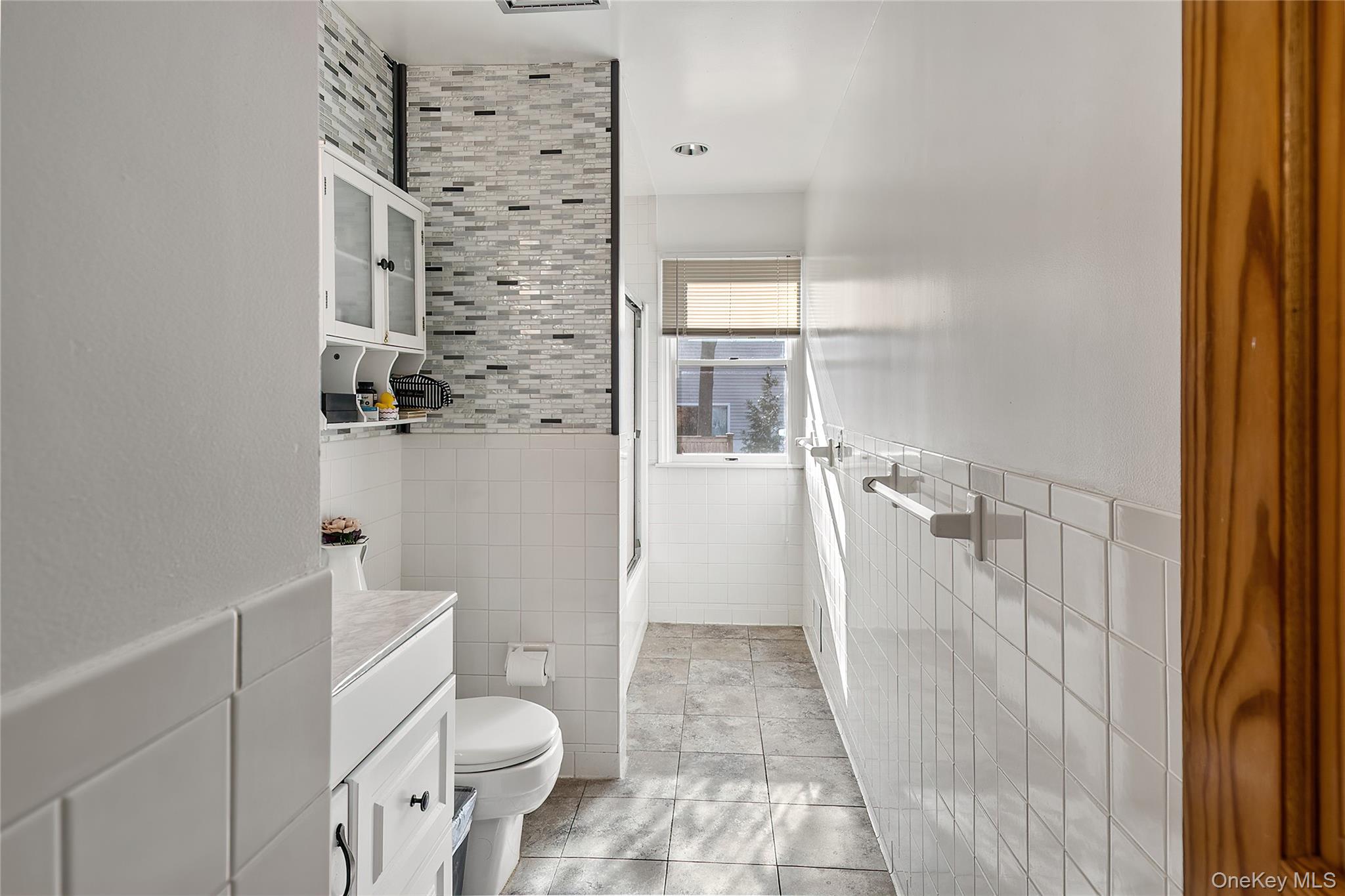 36 Florence Avenue, Unit 1 photo 4