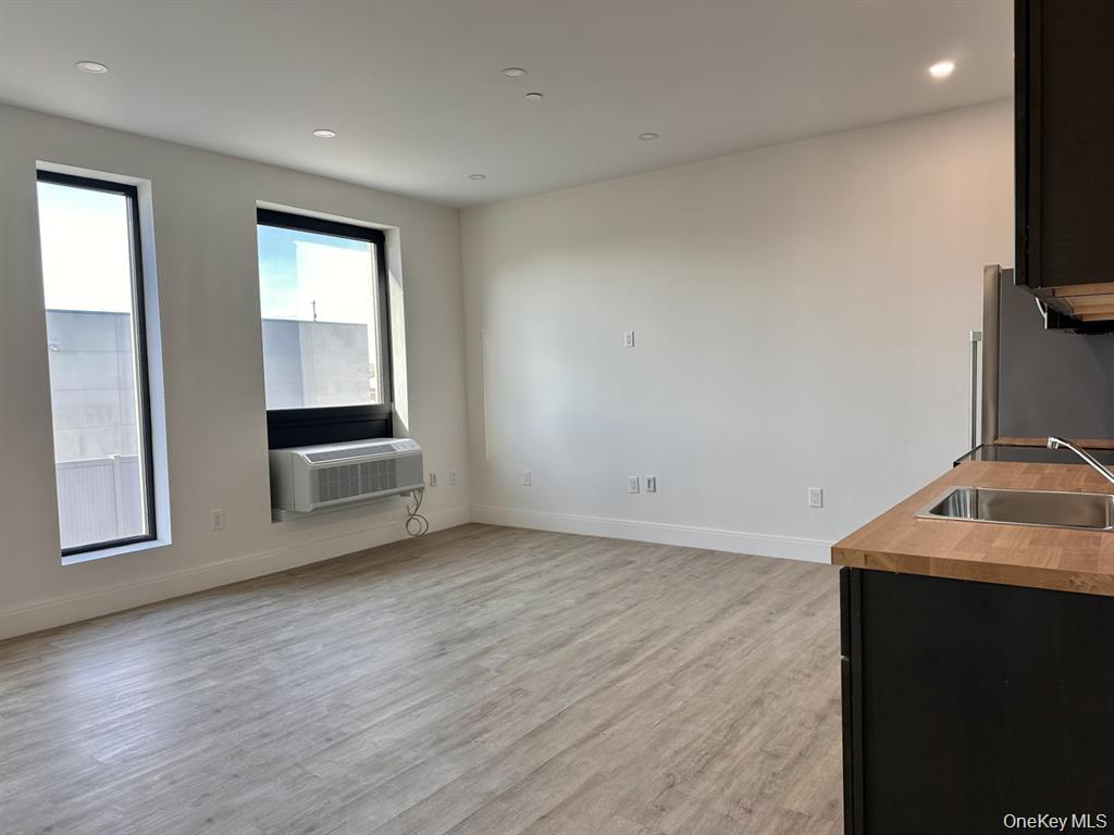 362 W Merrick Road, Unit 207 photo 4